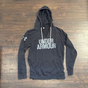Under Armour black hooded sweatshirt
Size medium
